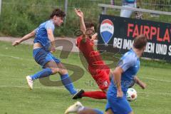 Kreisliga- Saison 2024/25- TSV Kösching - SV Hundszell - Leon Drees blau Hundszell - Valentin Hafner rot Kösching - Foto: Meyer Jürgen