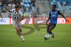 3. Liga - Saison 2026/27 - 1. FC Saarbrücken - FC Ingolstadt 04  - Emre Gül (Nr.5 - FCI) - Kelsey Owusu (Nr.31 - Saarbrücken) - Foto: Meyer Jürgen