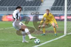 3. Liga; TSV Havelse - FC Ingolstadt 04; Torchance verpasst Nishan Velupilay (28 FCI) Torwart Opitz Tom (1 TSV)