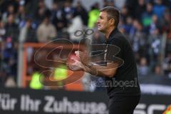 3. Liga; Arminia Bielefeld - FC Ingolstadt 04; an der Seitenlinie, Spielerbank Cheftrainer Michael Köllner (FCI)
