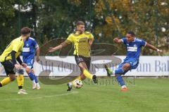 Kreisliga- Saison 2024/25- TSV Ober./Unterh.stadt - FC Hitzhofen /Oberzell -  - Manuell Hunner blau Oberh.stadt - Jonas Greth gelb Hitzhofen - Foto: Meyer Jürgen