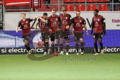 3. Liga; FC Ingolstadt 04 - Borussia Dortmund II; Tor Jubel Treffer 1:1 Ausgleich, Pascal Testroet (37, FCI) mit David Kopacz (29, FCI) Jannik Mause (7, FCI) Benjamin Kanuric (8, FCI) Bryang Kayo (48, FCI) Moritz Seiffert (23, FCI)