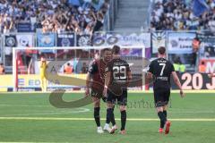 3. Liga; FC Ingolstadt 04 - TSV 1860 München; Tor Jubel Treffer 2:1 David Kopacz (29, FCI) mit Jannik Mause (7, FCI) Pascal Testroet (37, FCI)