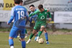 Kreisliga - Saison 2025/26- SV Hundszell - VFB Eichstätt II - Maximilian Eberlein grün Eichstätt - Manuel Wittmann blau Hundszell - Foto: Meyer Jürgen