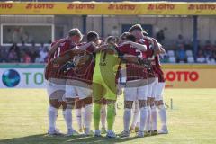 Toto-Pokal; Finale; FV Illertissen - FC Ingolstadt 04; vor dem Elfmeterschiessen Teambesprechung Cheftrainer Michael Köllner (FCI)