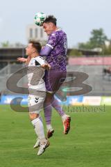 Toto-Pokal; SV Wacker Burghausen - FC Ingolstadt 04; Kopfball Zweikampf Kampf um den Ball Elias Decker (4, FCI)