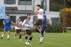 Kreisliga - Saison 2024/25- SV Hundszell - SV Menning -  - Manuel Wittmann weiss Hundszell - Cem Knupfer blau Menning - Foto: Meyer Jürgen