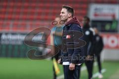 3. Liga; FC Ingolstadt 04 - SC Verl; Cheftrainer Tobias Strobl (Verl) an der Seitenlinie, Spielerbank