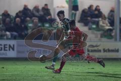 Landesliga - Saison 2025/26 - SV Manching - TSV Hollenbach - Leon Peric (Nr.20 - SV Manching) - Higl Samuel rot Hollenbach - Foto: Meyer Jürgen