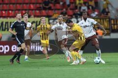 3. Liga; FC Ingolstadt 04 - Alemannia Aachen; Joseph Ganda (16, FCI) Zweikampf Kampf um den Ball Sejdo Durakov (11, FCI) Petros Bagalianis (2 AA)