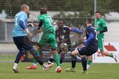 Kreisklasse - Saison 2025/26- TSV Etting - TSV Lenting - Christian Redl blau Etting - Leon Durnov Torwart Lenting - Arianit Racaj grün Lenting - Foto: Meyer Jürgen