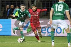 3. Liga; 1. FC Schweinfurt 05 - FC Ingolstadt 04; Zweikampf Kampf um den Ball Yann Sturm (7, FCI)