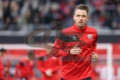 3. Liga; FC Ingolstadt 04 - Erzgebirge Aue; Max Besuschkow (17, FCI) vor dem Spiel