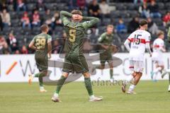 3. Liga; VfB Stuttgart 2 - FC Ingolstadt 04; Torchance verpasst ärgert sich Tim Heike (9, FCI)