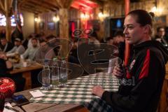 3. Liga; FC Ingolstadt 04 - Fantreffen im Sport-Treff Senners Alm, volles Haus; Interview Stadionsprecher Italo Mele mit Cheftrainerin Sabrina Wittmann (FCI)