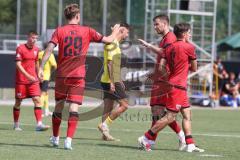 * Testspiel - Saison 2025/26 - FC Ingolstadt 04 - SpVgg Bayreuth - Julian Kügel (Nr.29 - FC Ingolstadt 04) mit einem Tor - jubel -  Emre Gül (Nr.5 - FC Ingolstadt 04) - Max Besuschkow (Nr.17 - FC Ingolstadt 04) - Foto: Meyer Jürgen