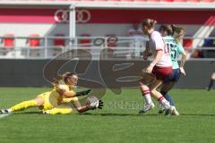 2. Bundesliga Frauen - Saison 2025/26 - FC Ingolstadt 04 Frauen - SC Sand - Nina Penzkofer (Nr.29 - FC Ingolstadt Frauen I) - Baum Jule Torwart SC Sand - Rotzinger Anne grün SC Sand - Foto: Meyer Jürgen