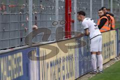 3. Liga; FC Viktoria Köln - FC Ingolstadt 04; Niederlage, hängende Köpfe Dominik Franke (3 FCI) bei den Fans