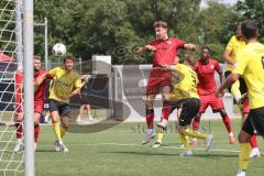 * Testspiel - Saison 2025/26 - FC Ingolstadt 04 - SpVgg Bayreuth - Julian Kügel (Nr.29 - FC Ingolstadt 04) mit einem Tor - jubel -  - Dennis Lippert (Nr.3 - SpVgg Bayreuth) - Foto: Meyer Jürgen
