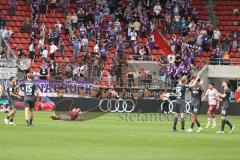 3. Liga; FC Ingolstadt 04 - VfL Osnabrück; Spiel ist aus, Niederlage, hängende Köpfe 0:1 bei Ingolstadt, Fredrik Carlsen (8, FCI) am Boden Ognjen Drakulic (30, FCI) Jacobsen Bjarke (15 VFL) Wiemann Niklas (25 VFL) Janotta Theo (20 VFL) Müller Jannik (24 V