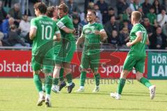 Relegation - Bezirksliga - Saison 2024/25 - FC Gerolfing - Tus Raubling - Der 2:2 Ausgleichstreffer durch David Simm grün Gerolfing - jubel  - - Foto: Meyer Jürgen