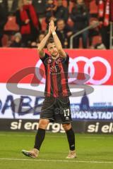 3. Liga; FC Ingolstadt 04 - Borussia Dortmund II; Sieg Jubel Freude Spieler bedanken sich bei den Fans Max Besuschkow (17, FCI)