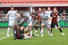 3. Liga; FC Ingolstadt 04 - MSV Duisburg; Zweikampf Kampf um den Ball Vinko Šapina (41, FCI) Bulic Rasim (6 MSV) Schlicke Ben (40 MSV) Jonas Scholz (15, FCI)