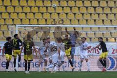 3. Liga - Saison 2024/25 - Alemannia Aachen - FC Ingolstadt 04  - Torwart Simon  Simoni (Nr.41 - FCI) - Lamar Yarbrough (Nr.25 - Alemannia Aachen) - Foto: Meyer Jürgen