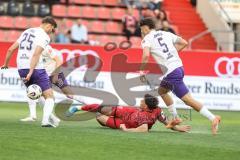 3. Liga; FC Ingolstadt 04 - Erzgebirge Aue; Torchance verpasst Dennis Kaygin (10, FCI) am Boden Simnica Luan (5 Aue) Zobel Tristan (25 Aue)