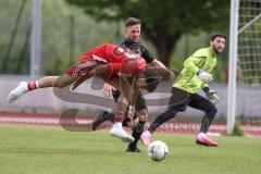 Kreisliga - Saison 2025/26- TSV Ingolstadt Nord - Türk SV Ingolstadt - Umut Yürükal rot Türkisch - Hakan Tural schwarz Ing Nord - Foto: Meyer Jürgen