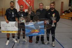 Lotto Bayern Hallencup - Siegerehrung- Lindenkreuzhalle Saison 2024/25 -  - 1. Sieger FC Türk Sport Garching - Lotto/Toto-Vertreterin  Susanne Ehret - BSL Hans Mayer - Fatih Topcu rechts - Foto: Meyer Jürgen