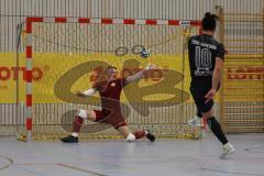 Lotto Bayern Hallencup - Lindenkreuzhalle Saison 2024/25 - FC Hitzhofen - FC Türk Sport Garching  - Valentin Puhar TW Hitzhofen - Osman Tarik Camdal schwarz Türk Garching - Foto: Meyer Jürgen