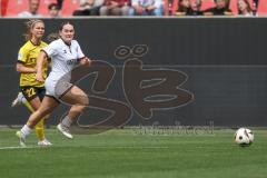 2. Bundesliga Frauen - Saison 2024/25 - FC Ingolstadt 04 Frauen - SV Weinberg - Pija Reininger (Nr.21 - FCI Frauen) - Haberäcker Leonie gelb Weinberg - Foto: Meyer Jürgen