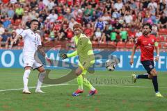 3. Liga; SpVgg Unterhaching - FC Ingolstadt 04; Torchance Pascal Testroet (37, FCI) Torwart Heide Konstantin (1 SpVgg) Schwabl Markus (23 SpVgg)