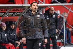 3. Liga; FC Ingolstadt 04 - Dynamo Dresden; aufgeregt Cheftrainer Guerino Capretti (FCI) an der Seitenlinie, Spielerbank