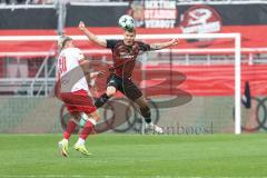 3. Liga; FC Ingolstadt 04 - Rot-Weiss Essen; Jonas Scholz (15, FCI) Zweikampf Kampf um den Ball Janssen Marek (20 RWE)