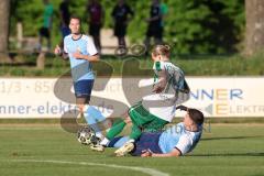 Landesliga - Saison 2025/26 - SV Manching - SV Cosmos Aystetten - Nico Daffner (Nr.14 - SV Manching) - arcel Burda blau Aystetten - Foto: Meyer Jürgen