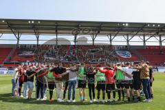 3. Liga; FC Ingolstadt 04 - SV Elversberg; Cheftrainer Michael Köllner (FCI) Teambesprechung nach dem Spiel Fankurve Fans