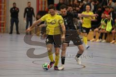 Lotto Bayern Hallencup - Lindenkreuzhalle Saison 2024/25 - FC Hitzhofen - FC Türk Sport Garching  - Koray Altinay schwarz Türk Garching - Mike Schmal gelb Hitzhofen - Foto: Meyer Jürgen