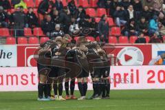 2.BL; SSV Jahn Regensburg - FC Ingolstadt 04; Team Besprechung vor dem Spiel Torwart Robert Jendrusch (1, FCI)