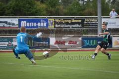 Bezirksliga - Saison 2026/27- TSV Gaimersheim -  - Gabriel Weiß (Nr.32 - TSV Gaimersheim) mit einer Torchance aber vergibt - Benedikt Heinrich TW Waldperlach - Foto: Meyer Jürgen