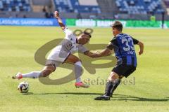 3. Liga; 1. FC Saarbrücken - FC Ingolstadt 04 - Zweikampf Kampf um den Ball Marcel Costly (22, FCI) Schumacher Till (33 FCS)