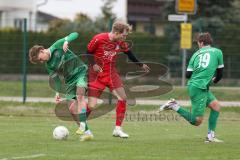 Kreisklasse - Saison 2025/26- TSV Pförring - SV Karlshuld-  - Daniel Finkenzeller rot Pförring - Tim Ruhstorfer grün Karlshuld - Pascal Sladkowski grün Karlshuld - Foto: Meyer Jürgen