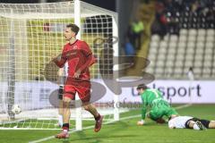 3. Liga; SSV Ulm - FC Ingolstadt 04; Tor Jubel Treffer 0:1 Julian Kügel (29, FCI) Torwart Schmitt Max (1 Ulm) Seegert Marcel (21 Ulm)