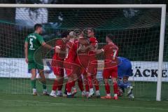 Landesliga - Saison 2024/25 - SV Manching - FSV Pfaffenhofen -  Der 0:2 Führungstreffer durch per Elfmeter durch Michael Senger rot Pfaffenhofen - jubel - Obermeier Thomas Torwart Manching - XXXXX - Foto: Meyer Jürgen