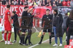 3. Liga; Rot-Weiss Essen - FC Ingolstadt 04; gelbe Karten für Sportdirektor Ivica Grlic  (FCI)