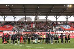3. Liga; FC Ingolstadt 04 - MSV Duisburg; Spieler bedanken sich bei den Fans, Sieg Jubel Freude