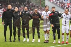 3. Liga; Energie Cottbus - FC Ingolstadt 04; Spiel ist aus, Ingolstadt gewinnt 1:4, Spieler bedanken sich bei den Fans tanzen singen Torwart-Trainer Robert Wulnikowski (FCI) Athletik-Trainer Luca Schuster (FCI) #Co-Trainer Ilia Gurev (FCI) Cheftrainerin S