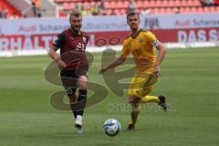 3.Liga - Saison 2023/2024 - FC Ingolstadt 04 -  1. FC Saarbrücken - Yannick Deichmann (Nr.20 - FCI) - Manuel Zeitz (Nr.8 - Saarbrücken) - Foto: Meyer Jürgen