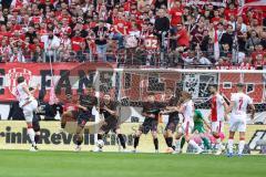 3. Liga; Rot-Weiss Essen - FC Ingolstadt 04; Tor Jubel Treffer für Essen 3:1 Schultz Michael (4 RWE) Marcel Costly (22, FCI) Jasper Maljojoki (23, FCI) Georgios Antzoulas (6, FCI) Lukas Fröde (34, FCI) Hüning Ben Vincent (15 RWE) Gjasula Klaus (8 RWE) Tor